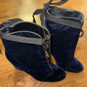 🎉ZARA BLUE VELVET BOOTS ✨